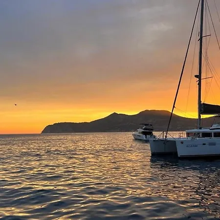 Velero En Menorca