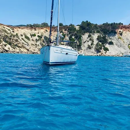 Velero En Menorca Tekne