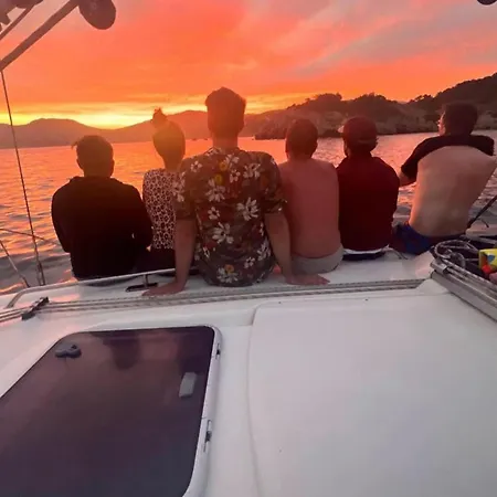 Botel Velero En Menorca Es Grau
